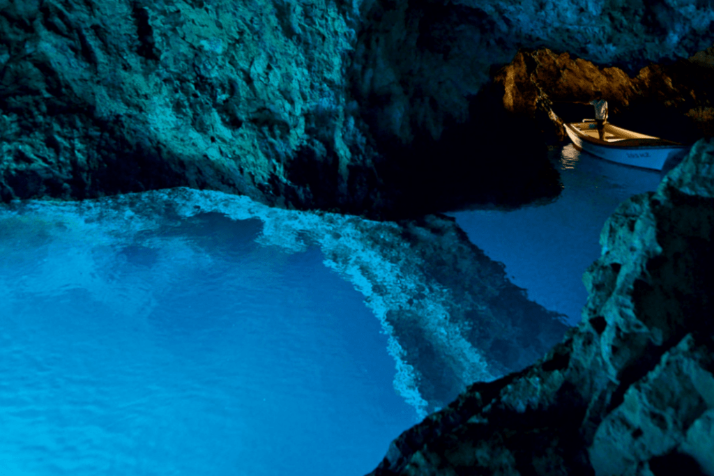 vis bisevo blue cave